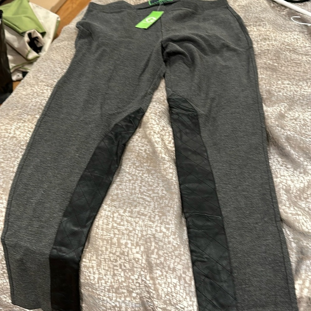 Wonder gray and black leggings